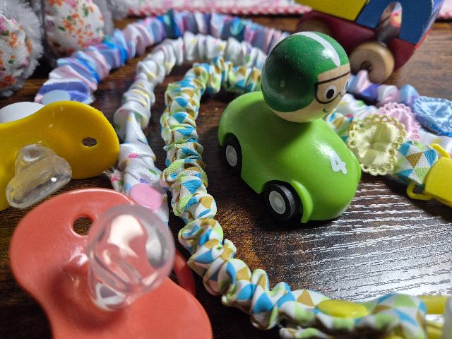 Paci pals and clips